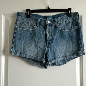 BDG 100% cotton denim tomgirl shorts. Size 26.